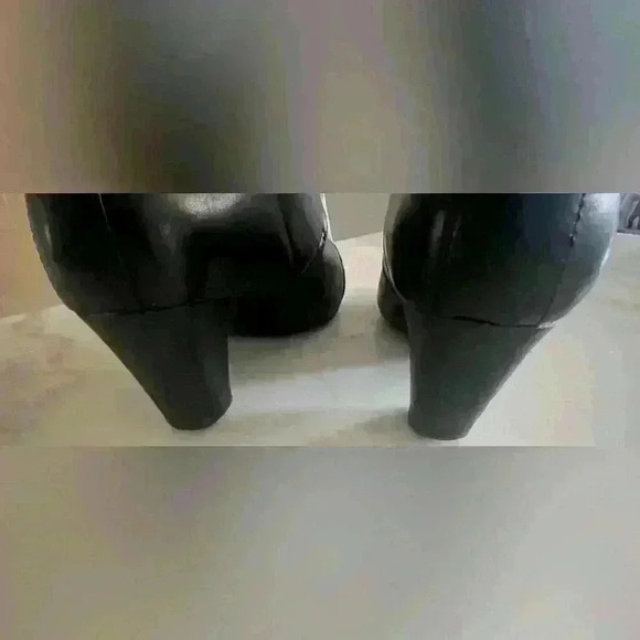 Clarks Shoes Women's Size 6M Black Slip-on Block Heel Booties - Picture 3 of 5